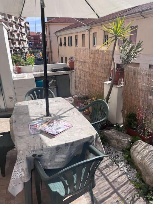 La Casa Del Sole Villa Imperia Exteriör bild